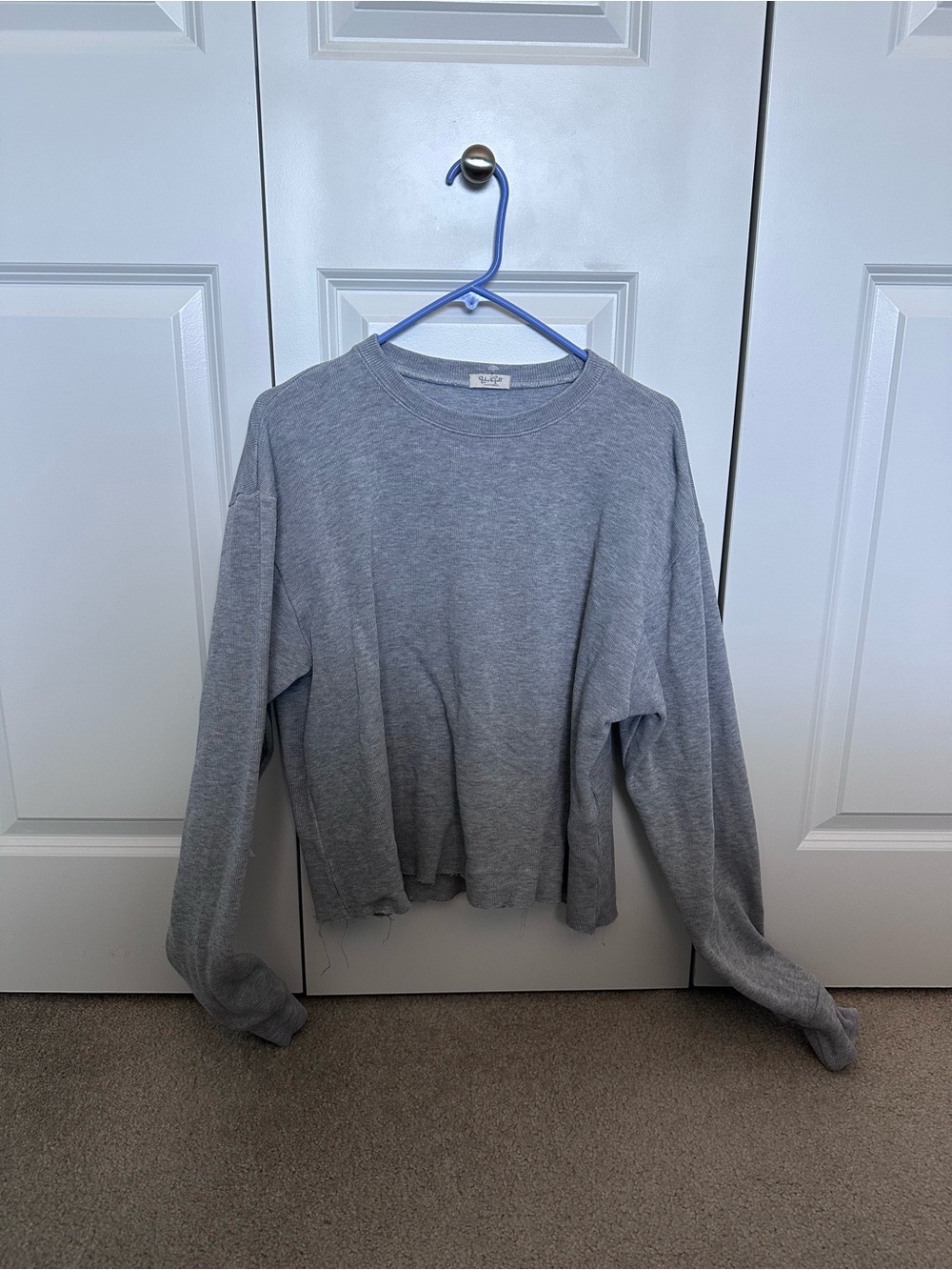 Brandy Melville Light Gray Crewneck Sweater